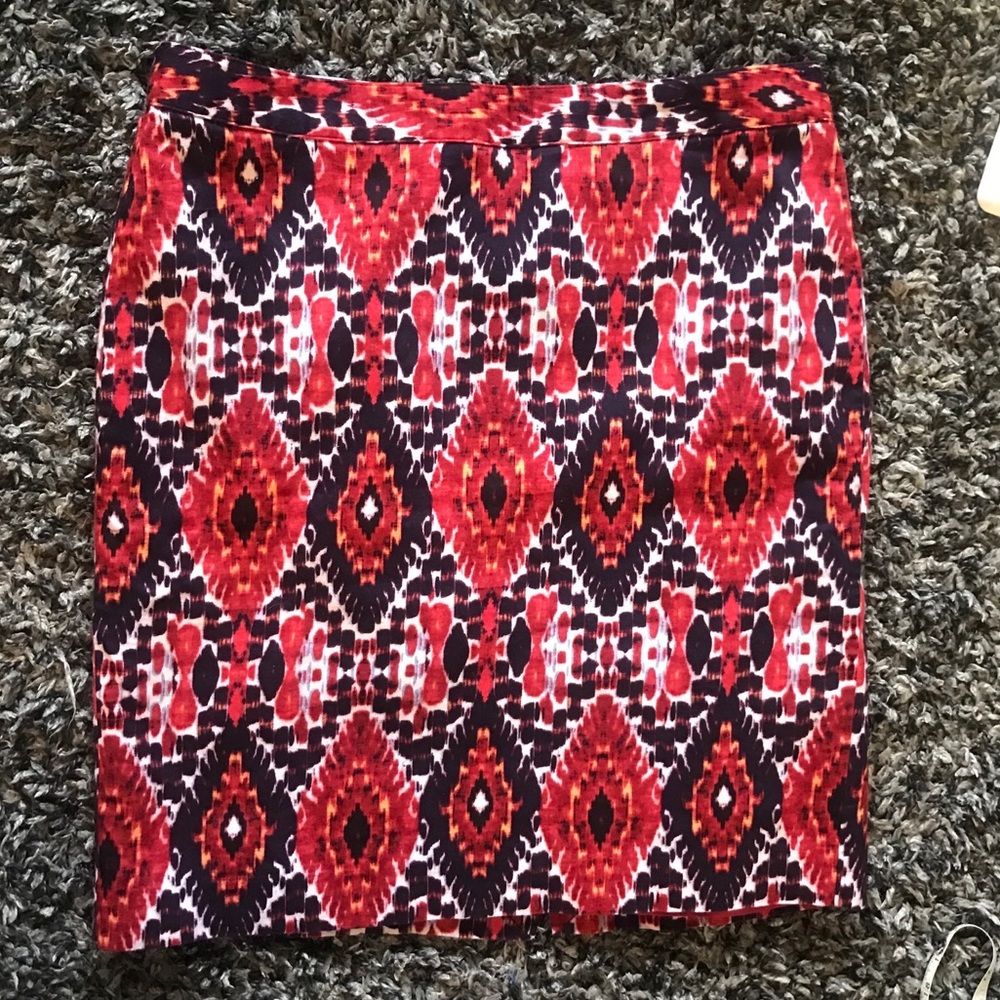 Van Heusen Pencil Skirt Size 14 Red White Black Knee Length Aztec Ikat Fall